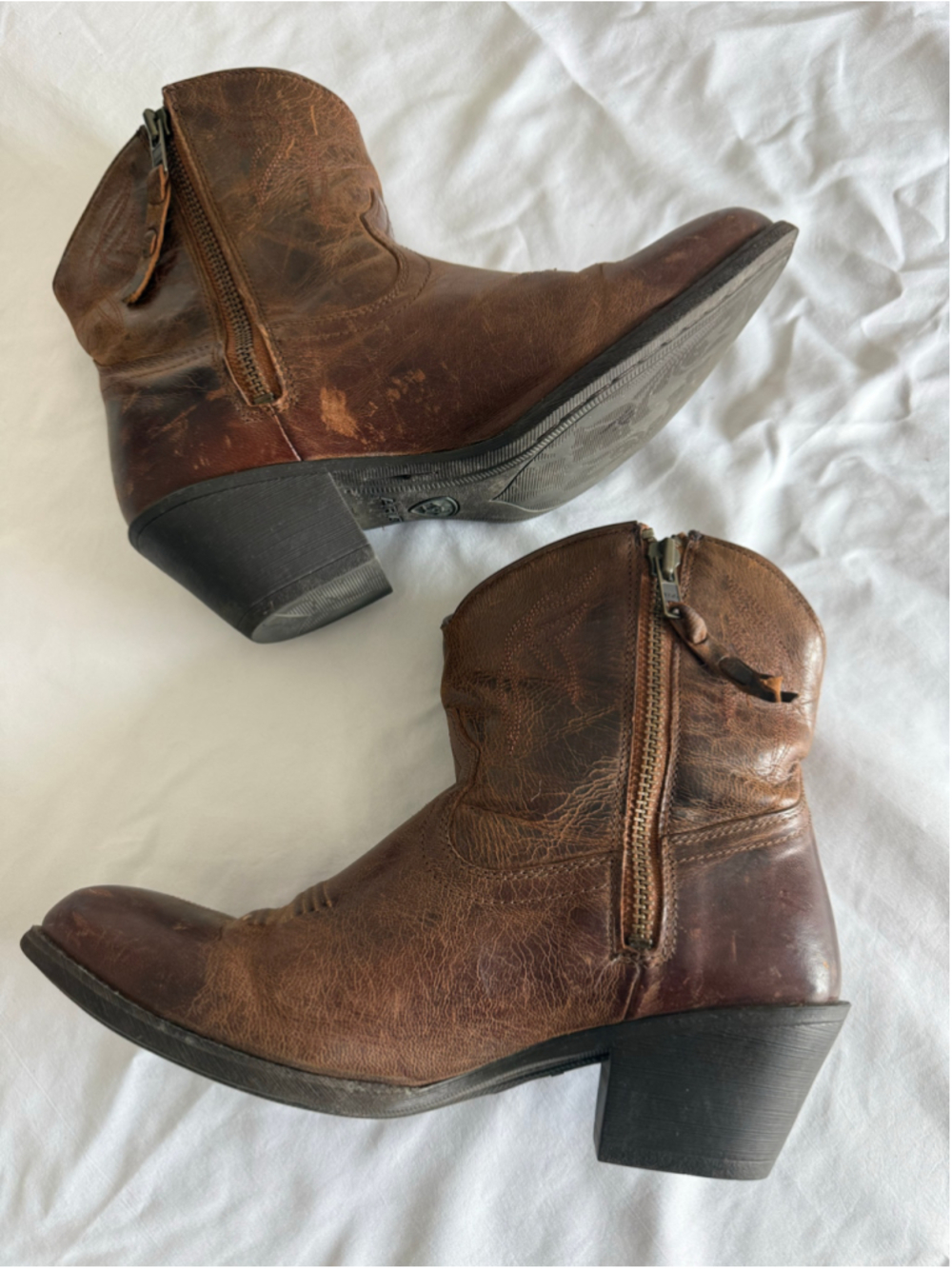 Women's Ariat Brown Leather Western Ankle Boots Size 8.5 - Picture 2 of 7